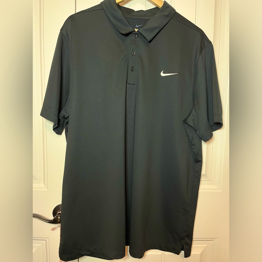 MEN’S XL dri-fit Black Nike Polo- VERY GOOD CONDITION